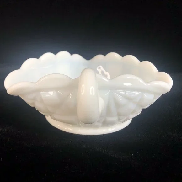 Fenton Block And Star Milk Glass Triangle Candy Dish Bowl Round Handle Vintage - Picture 7 of 9